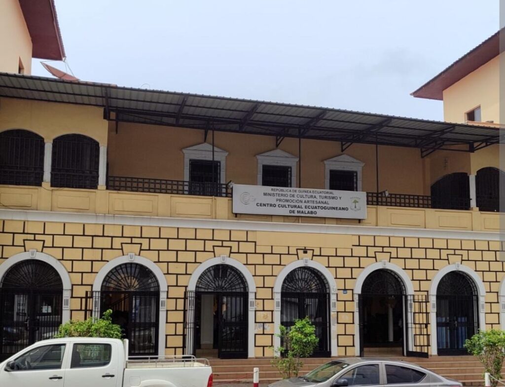 Inicia el curso de las lenguas étnicas de Guinea Ecuatorial en el Centro Cultural Ecuatoguineano de Malabo