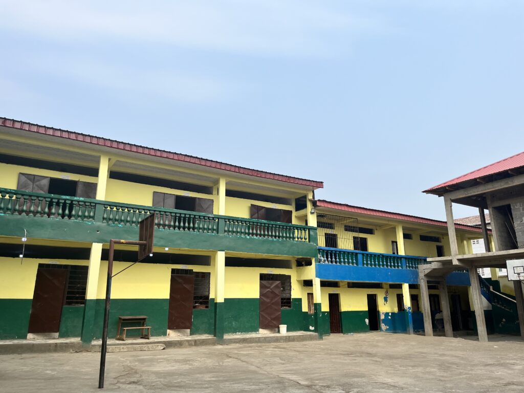 Más de 50 centros educativos de Malabo y Bata serán rehabilitados próximamente 