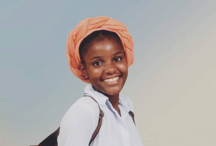 Concepción Abuy Nze Oyana de 21 años gana el “Mejor Poema en Homenaje al 7M”
