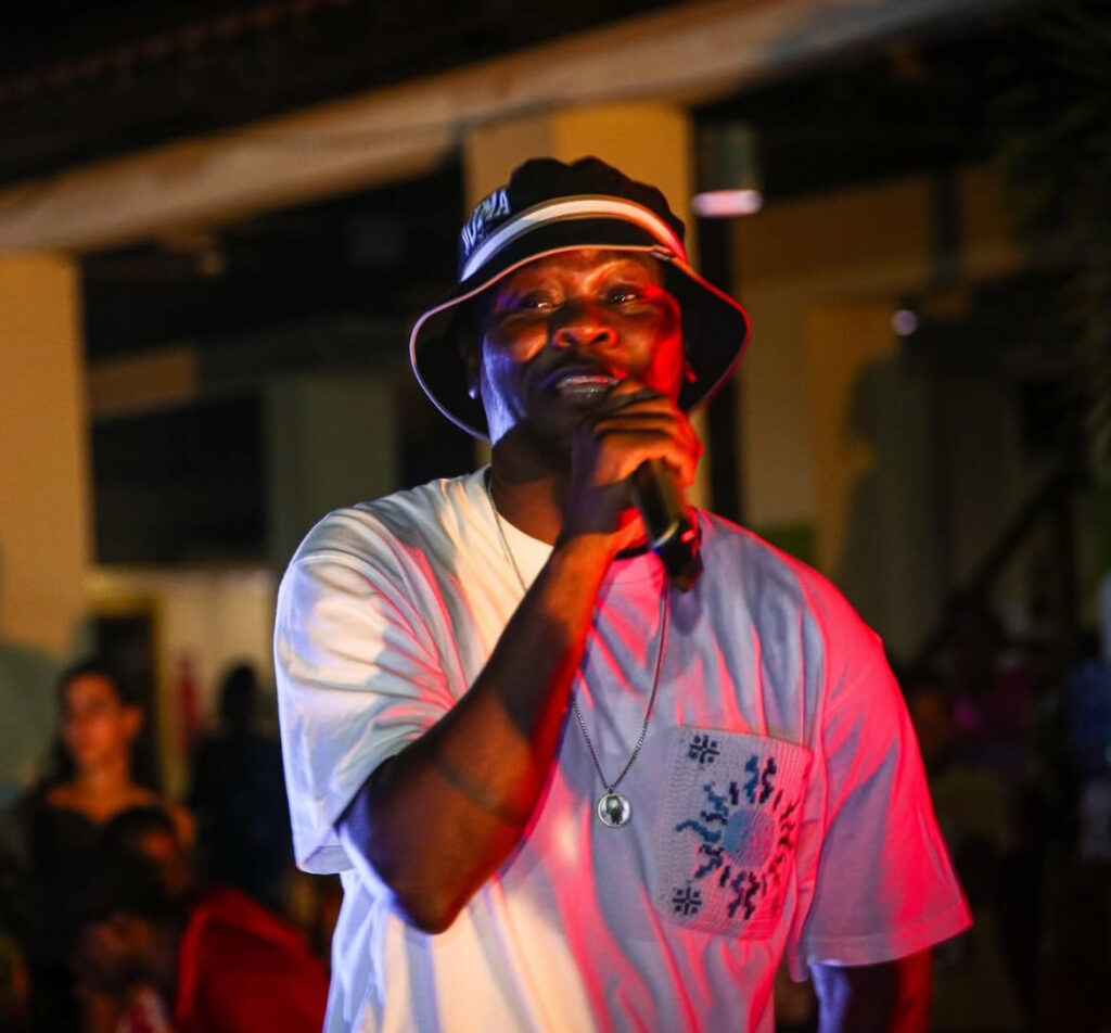 Negro Bey se carga a Junior Vip: “su música me parece basura.. ese tío no vale ni para regalar”