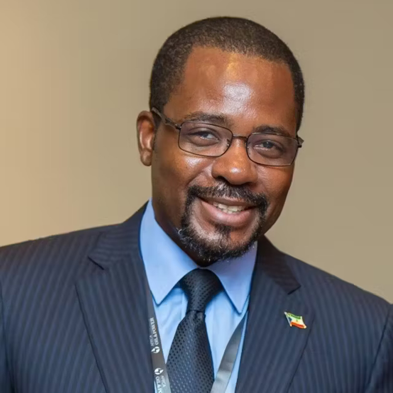 Mbaga Obiang reaviva el debate sobre la educación y exige salarios dignos para los docentes