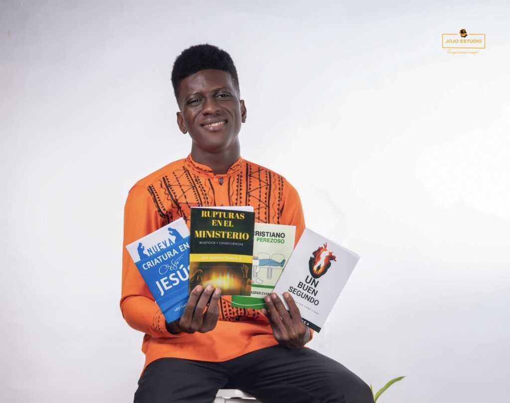 Récord jamás visto en el país: el escritor Leví Gaspar presenta sus 4 libros nuevos al mismo tiempo 